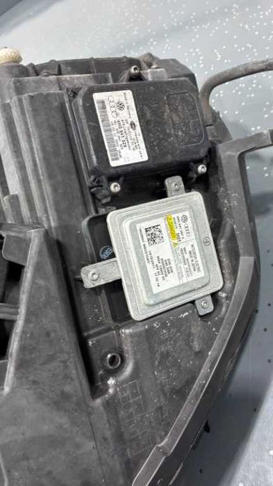 Set complet faruri Audi A6 C7 – Bi-Xenon