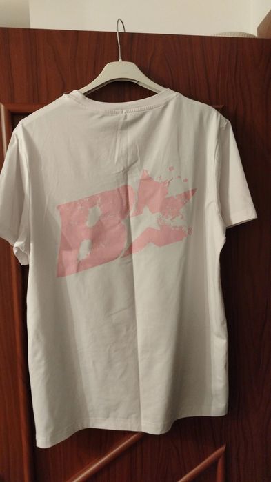 Чисто нова тениска