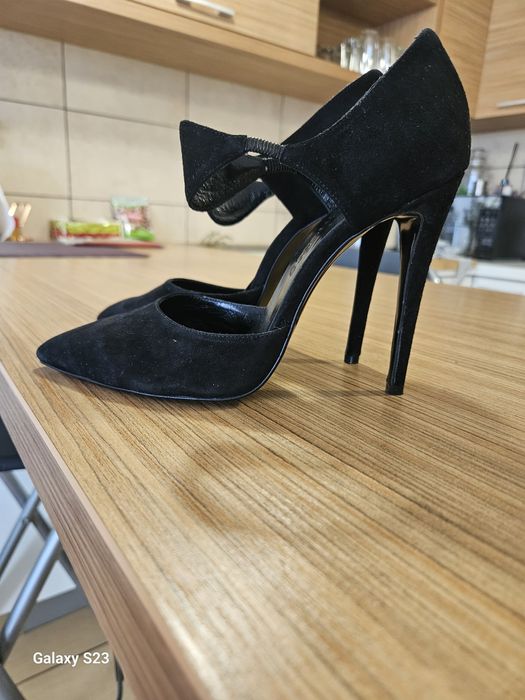 Pantofi marimea 38.50 lei