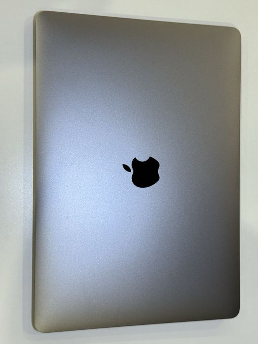 Чисто нов Macbook M1 , 13,3’ 256GB  В гаранция