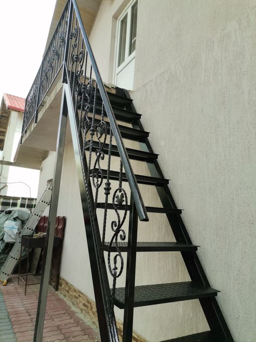 Confecti metalice porti, garduri copertine