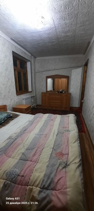 Сдаётся кв в чирчике 2х ком 1 этаж 2 мкн не далеко от дороги