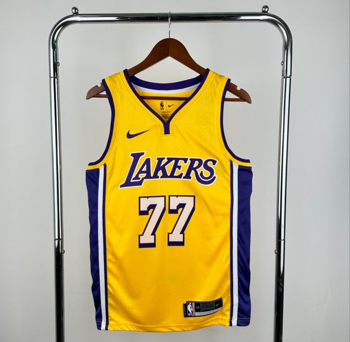 Maiouri de baschet cu Luka Doncic