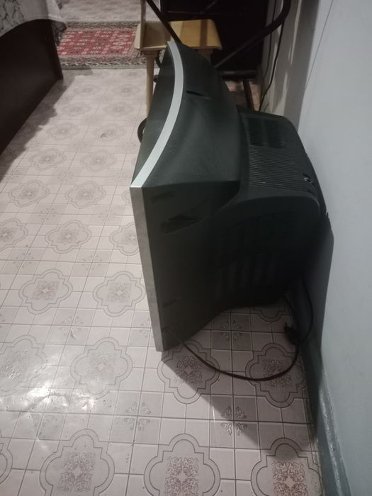 Телевизор цветной Юнусабад