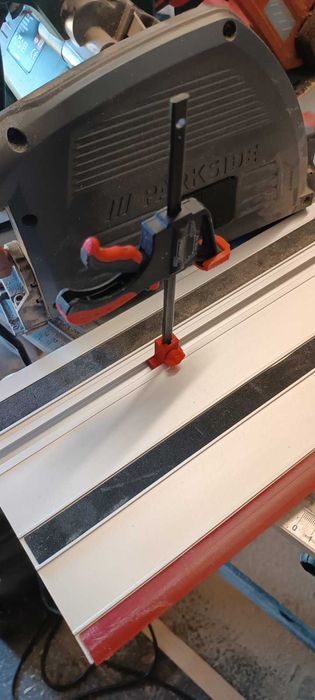 Аксесоари за потопяем циркуляр Parkside с релси – капачка и държачи