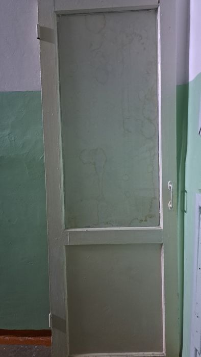 Продам дверь б/у