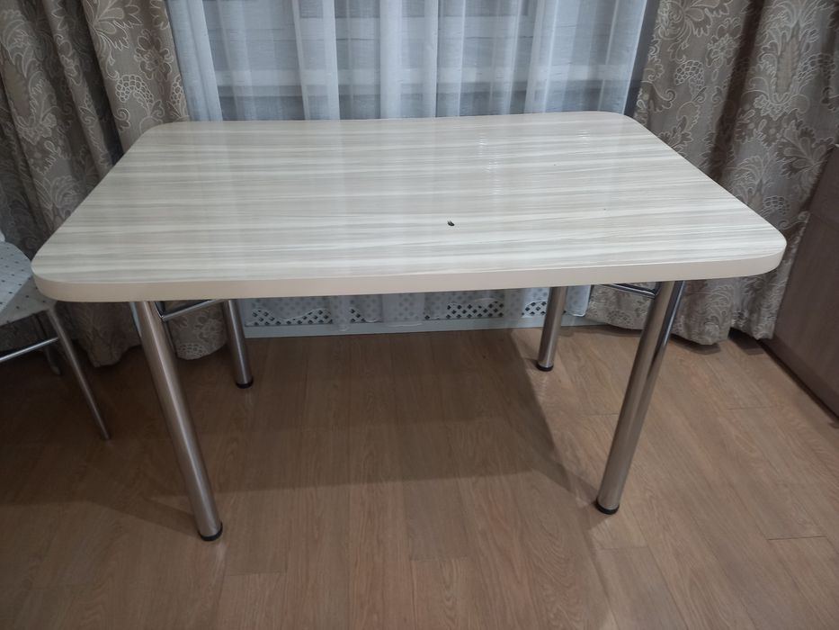 Продам мебель шкаф, стол, тумба