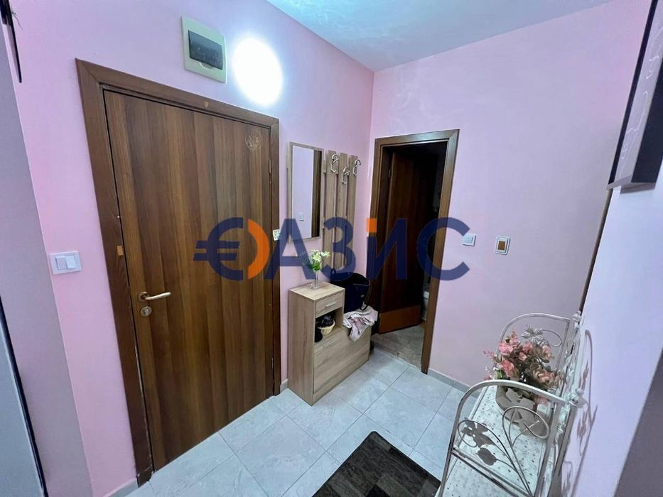 Продава се Двустаен апартамент в к.к. Слънчев бряг - 47 кв.м за 717 €/кв.м - Снимка #3