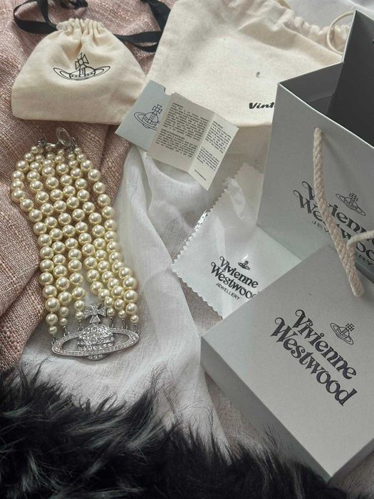 vivienne westwood colier ' Moda si frumusete ' OLX.ro