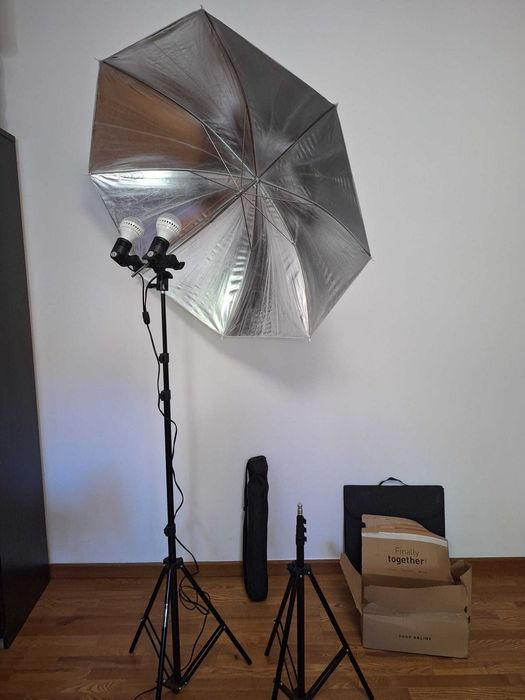 Vand: Aparat Canon EOS 600D kit 18-55 IS (II)+ Geanta foto Somita Navi 21 + Trepied Fancier WT3710 + husa + 2 Stative lumini cu umbrele + Cub pliabil