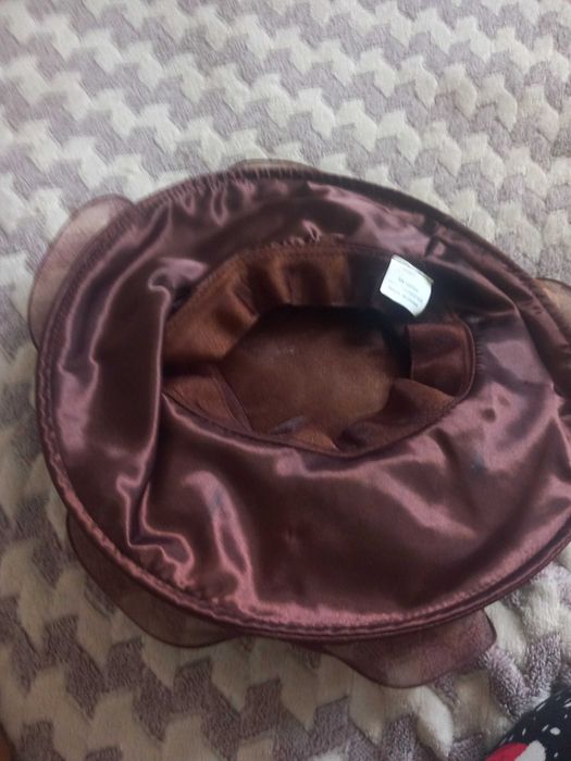 Doua palarii deosebite