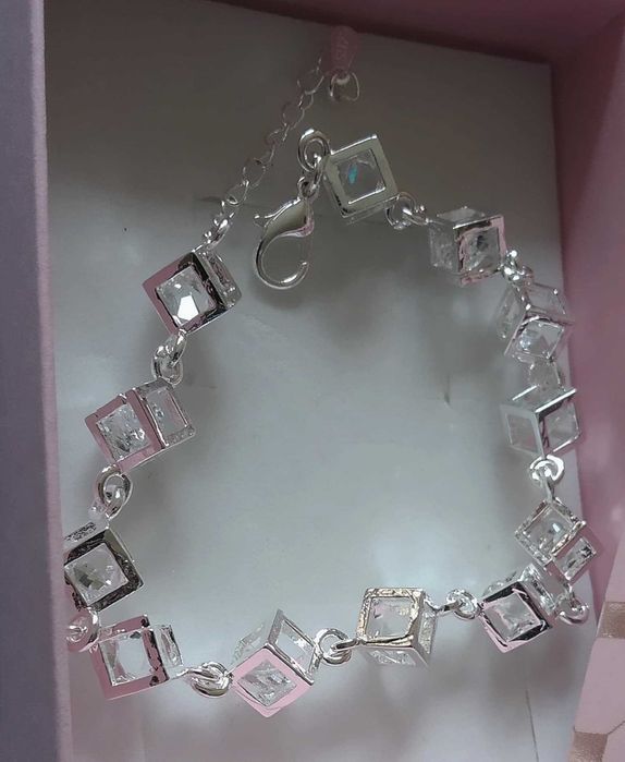 Сребърна гривна, елегантна и стилна. 10 различни модели.Всяка с кутия.