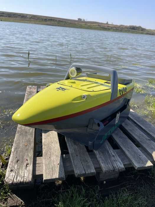 Лодка за захранка