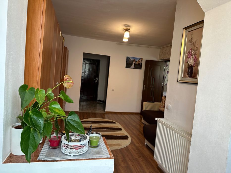Inchiriez apartament cu doua camere la 5 minute de UMFST/COMISON 0