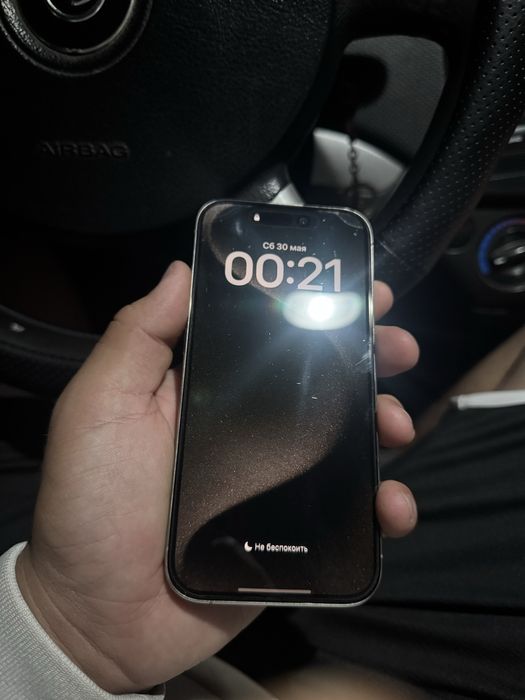 iPhone 15 pro 256 titan