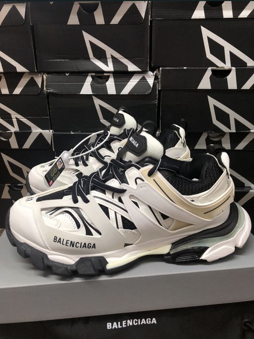 Vând adidași Balenciaga Track cu led/fara