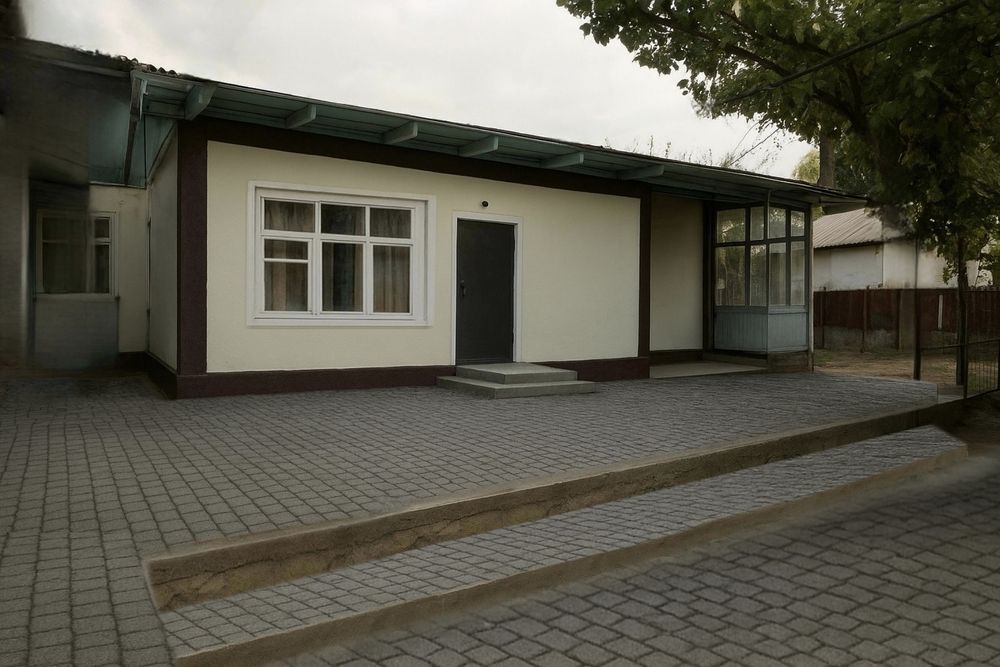 Срочно продам 2 дома на одном участке