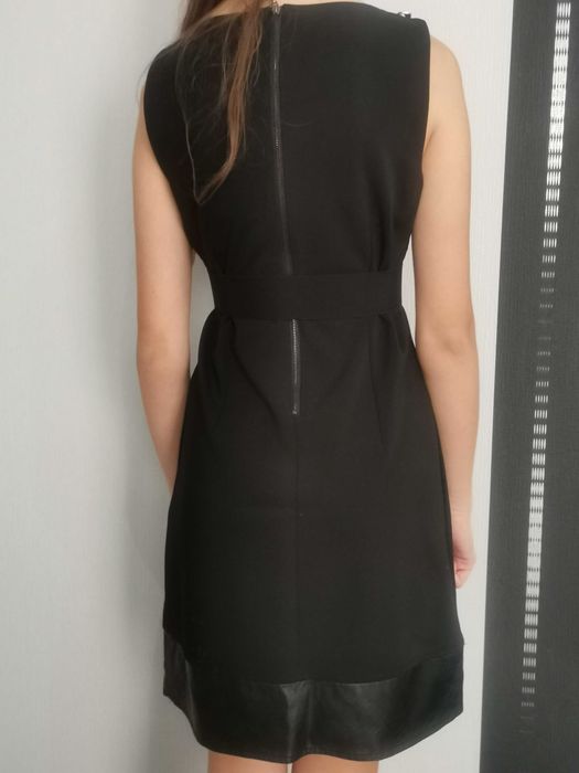 Елегантна черна рокля