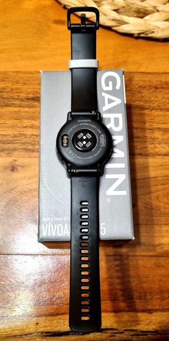 Спортен часовник Garmin Vivoactive 5 с АМOLED дисплей