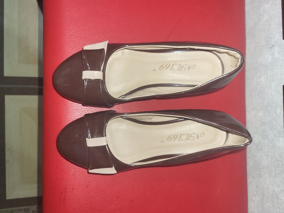 Продаются женские туфли