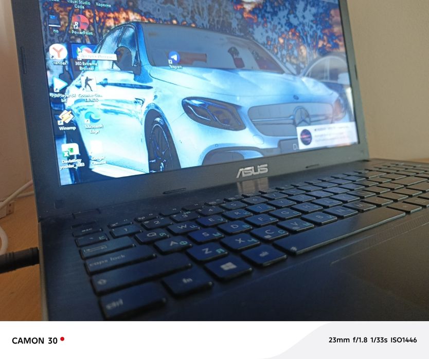 Noutbuk Asus ortacha