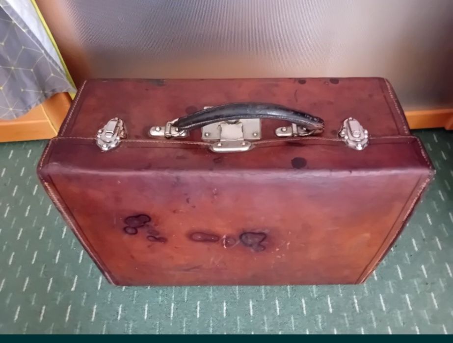 Geamantan Paul Milker din piele.