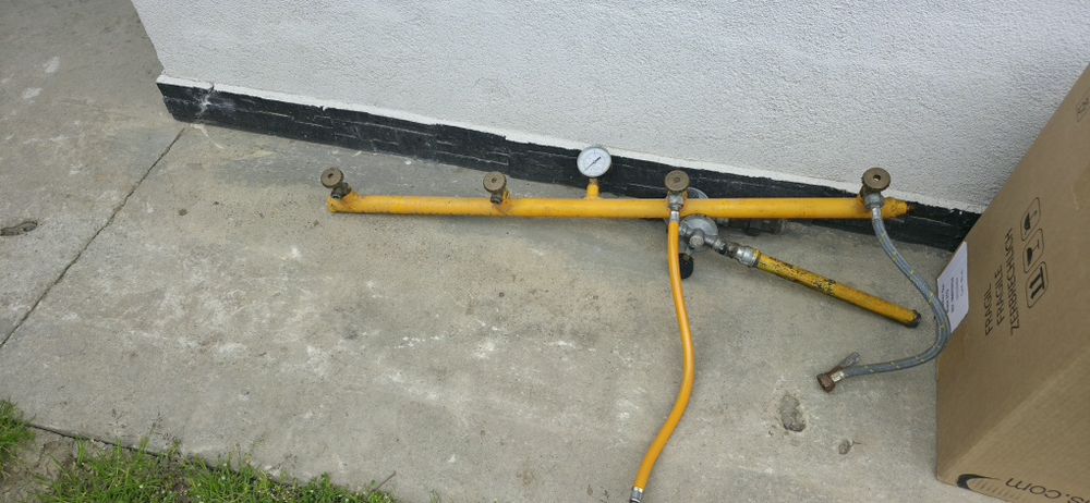 Rampă GPL /PROPAN/ Colector Gaz pentru Butelii – cu Regulator și Manometre