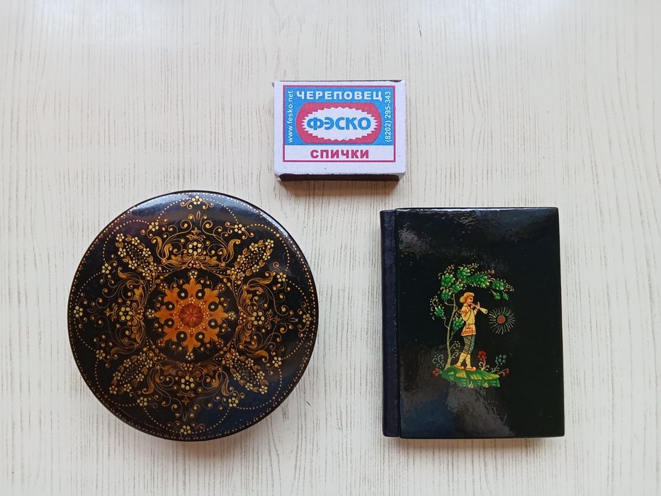 Антикварные пудреницы шкатулки