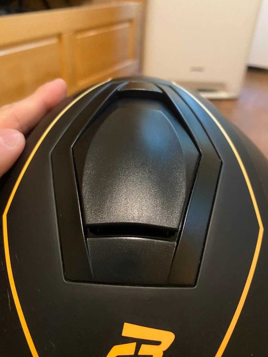 Продавам каска Богота