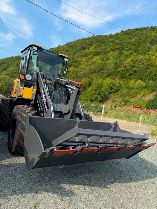 Vola 4x4 încărcător frontal XK250F