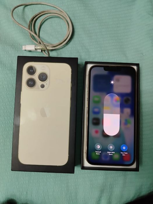 Продается телефон