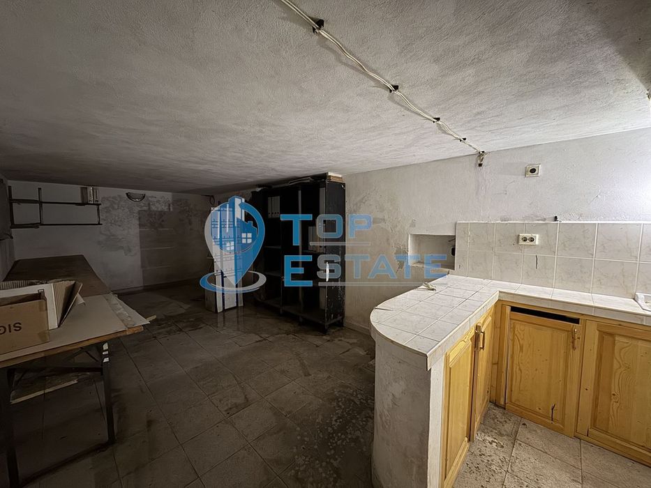 Продава се Промишлена сграда в Павликени - 660 кв.м за 79 €/кв.м - Снимка #8