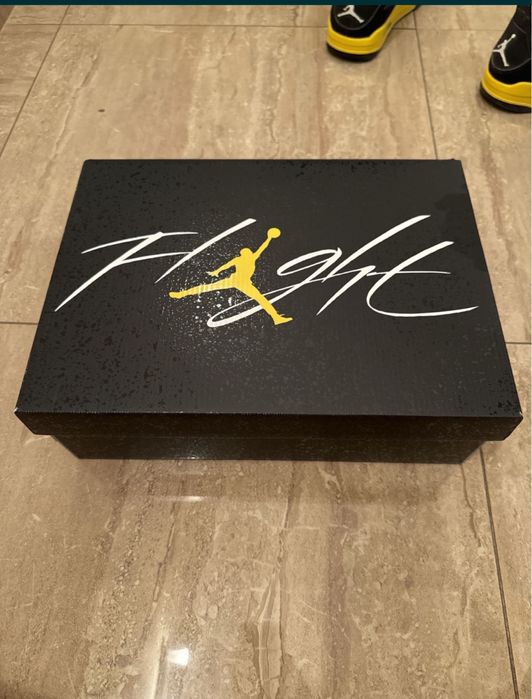 Jordan 4 Yellow Thunder