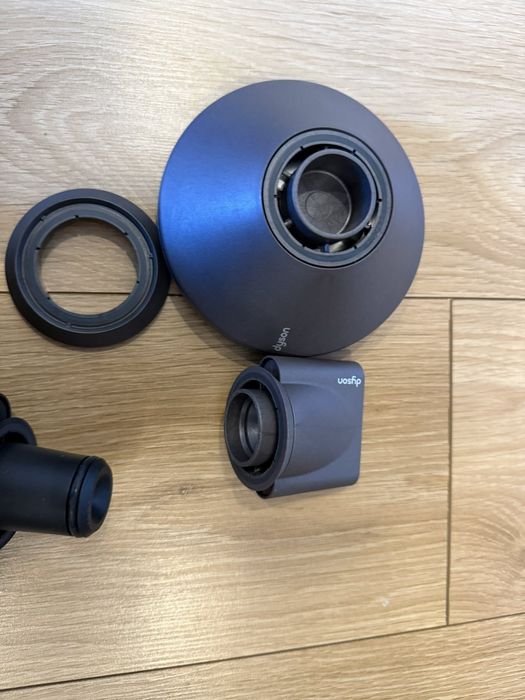 Лот различни приставки за сешоар Dyson