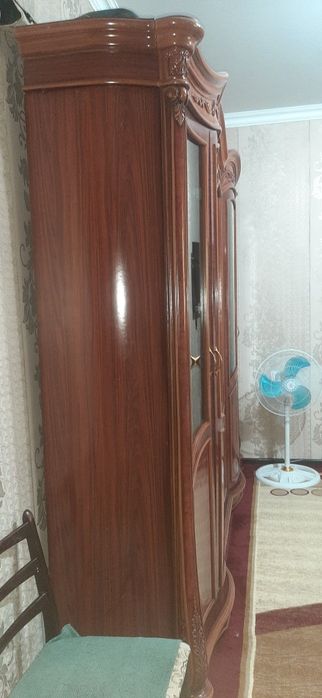 Стенка мебел сотилади