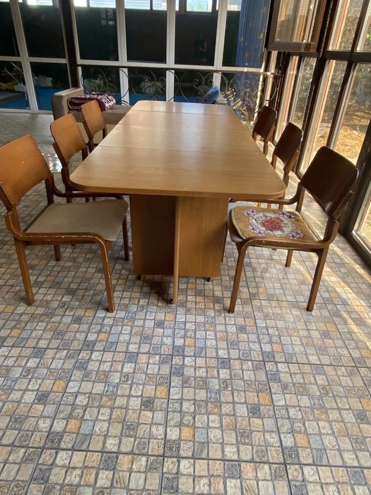 Кухонный стол со 6 стульями