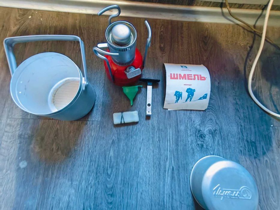 Примус Шмель туристически котлон от 1976 чисто нов. Договаряне.