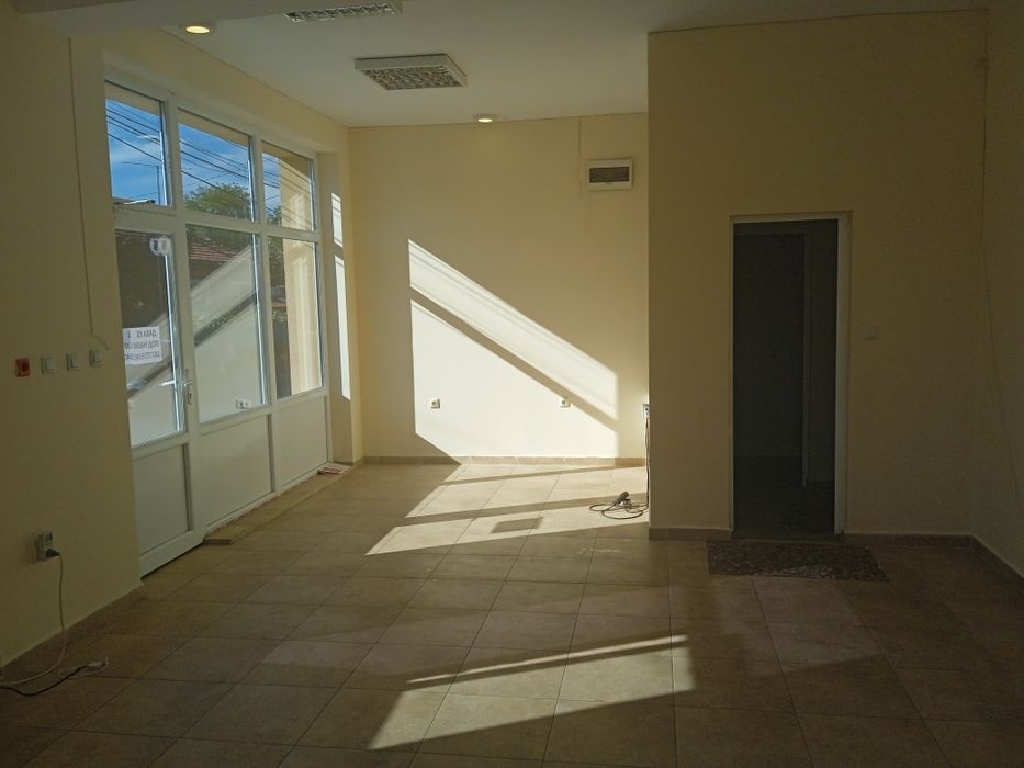 Дава се под наем Магазин в Русе, Родина 3 - 50 кв.м за 255 € - Снимка #2