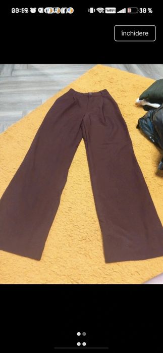 Pantaloni vișinii evazati 34