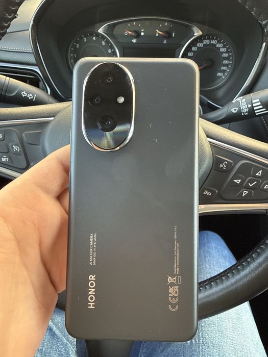Продаётся Honor 200 двух сим-карты