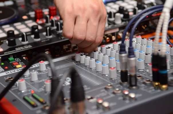 Ремонт музыкальной электротехники Усилитель Микшер Колонки Синтезатор