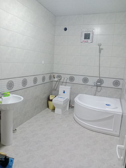 Гулистон шахар янги бозор атрофида 6 сотихли уй сотилади