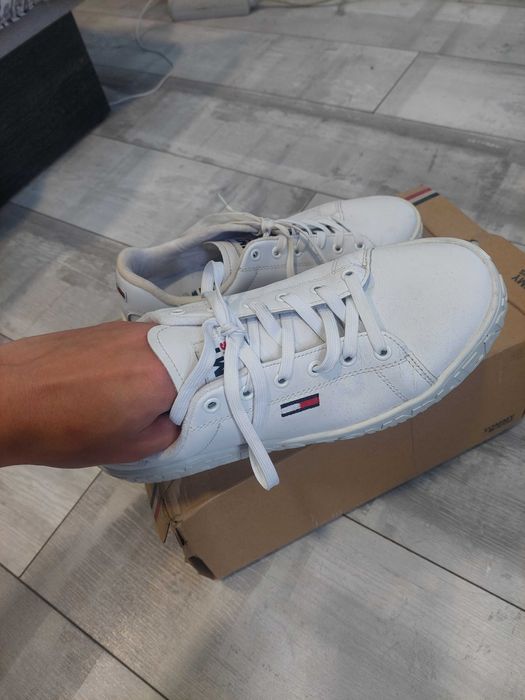 Дамски маратонки tommy hilfiger естествена кожа