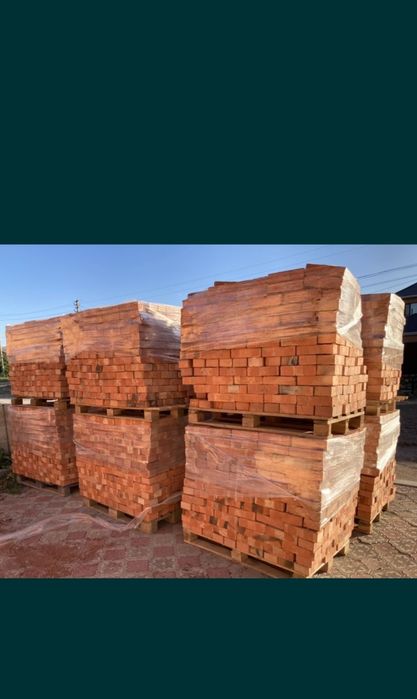 Продам кирпич одинарный, полуторный.