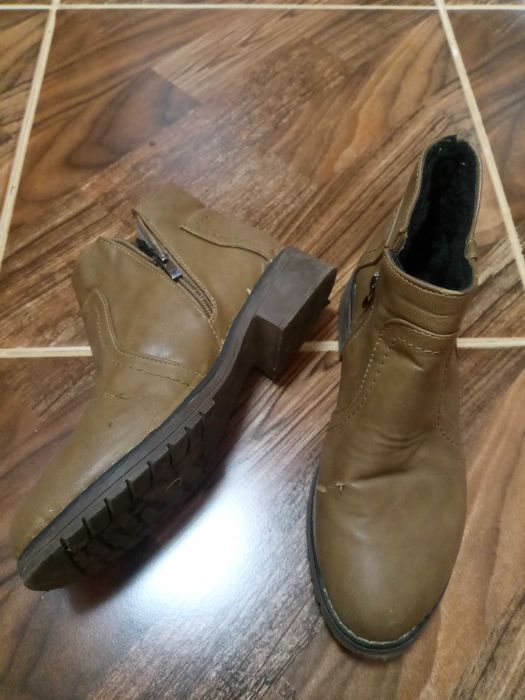 Продам полусапожки натуральная кожа 100тыс, простые БЕСПЛАТНО