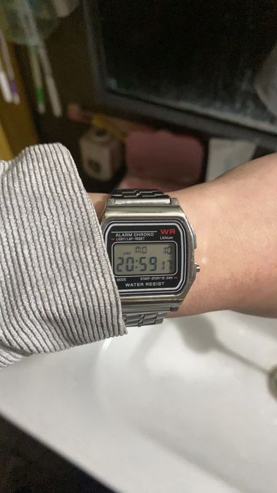 Ретро электронные часы — 20 шт оптом!