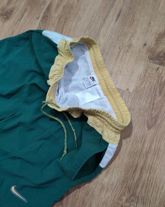 Pantaloni scurți Nike vintage mărimea M