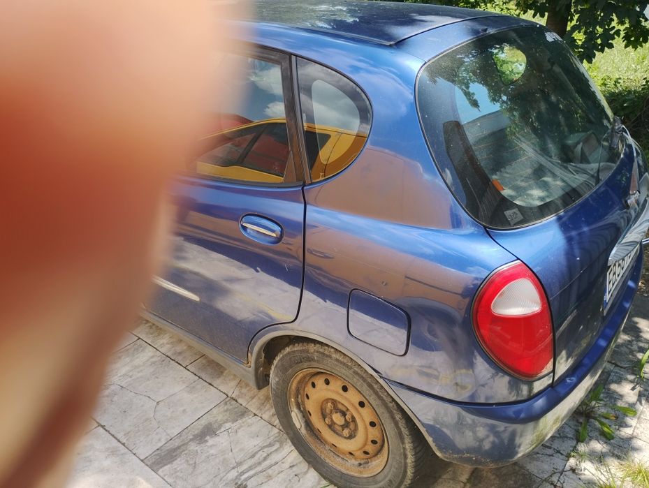 Дайхацу Сирион Daihatsu Sirion 1.0