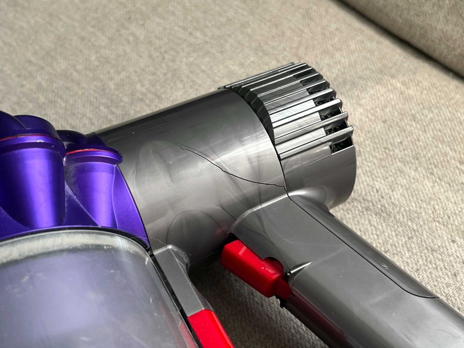 Aspirator Dyson V6 SV03 portabil, functional, baterie buna, fara kit