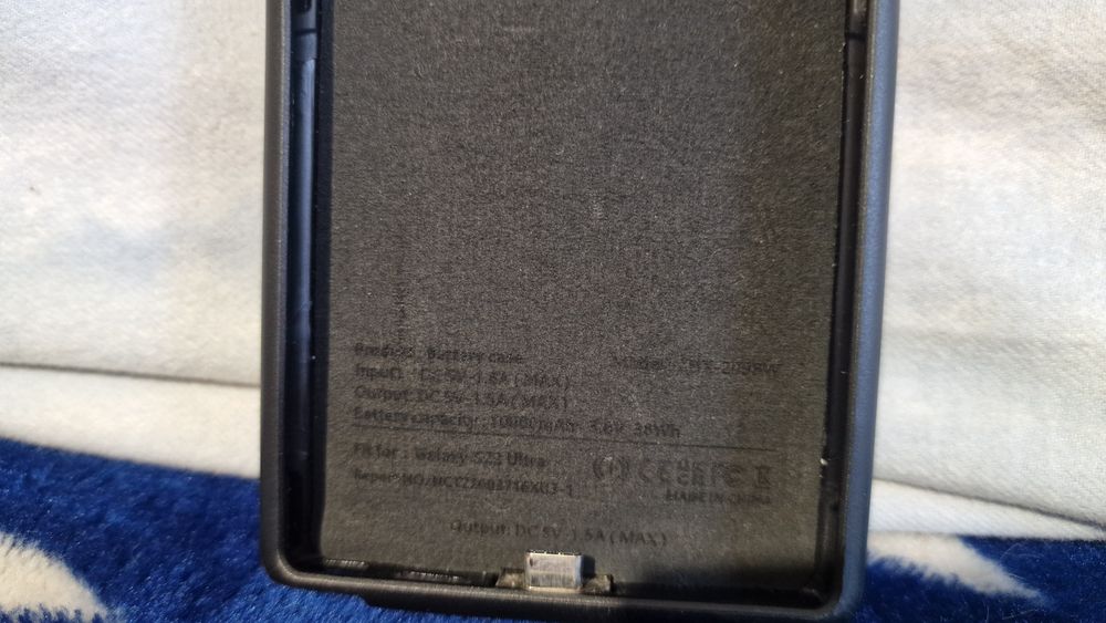 Vând husă Samsung s22 ultra  cu baterie externă